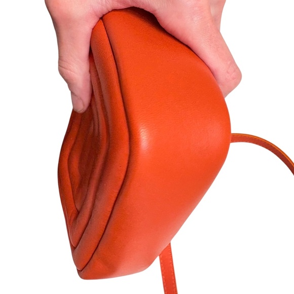 Clare V. Lucy quilted crossbody bag orange leather - Picture 5 of 10